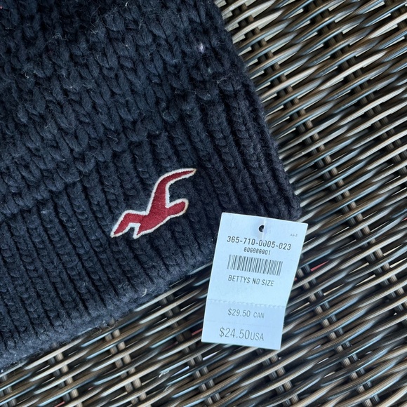 NWT Hollister Pom Pom Beanie - Navy - Picture 2 of 5